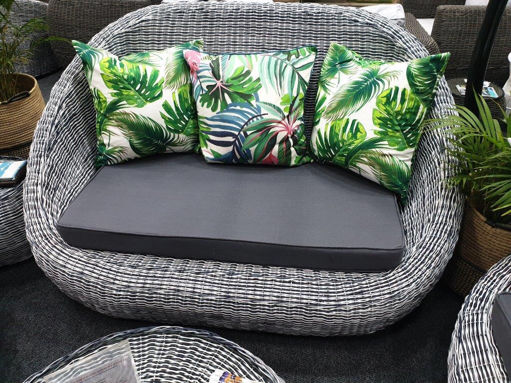 Outdoor Furniture Cocoon Design Set